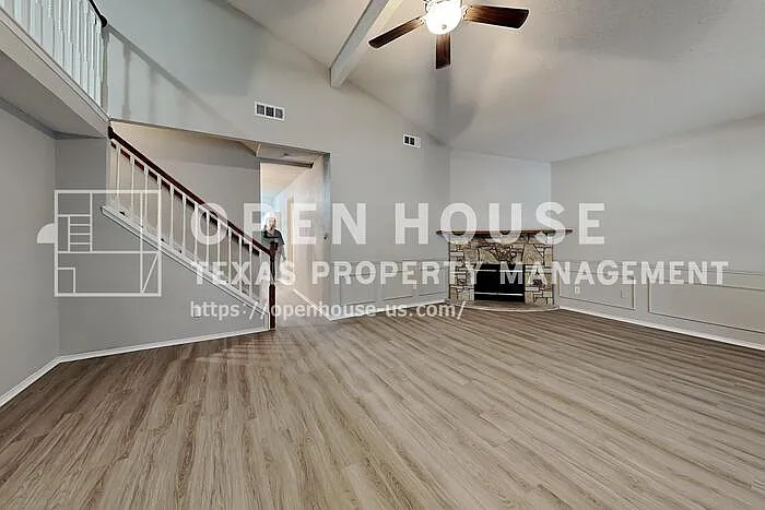 5 bed, 3.0 bath, 2055 sqft, $2,225 — Photo 3