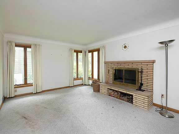 4th image of 798 Wheelock Pkwy E