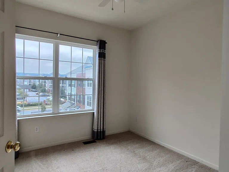 1335 Parish Ave — Photo 18