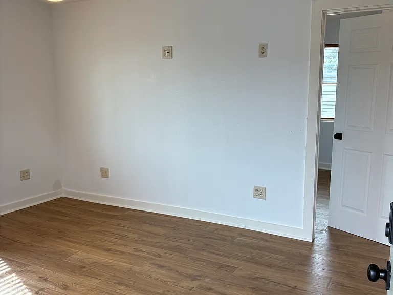 4227 Avenue S #C — Photo 3