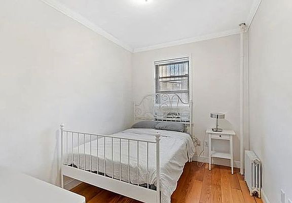 5th image of 196 Elizabeth St #21