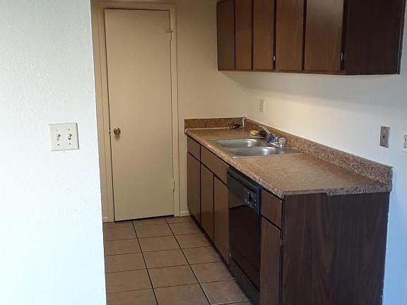 3rd image of 5953 N 48th Ave