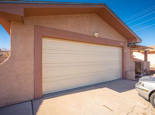 2513 Los Compadres St NW, Albuquerque, NM 87120