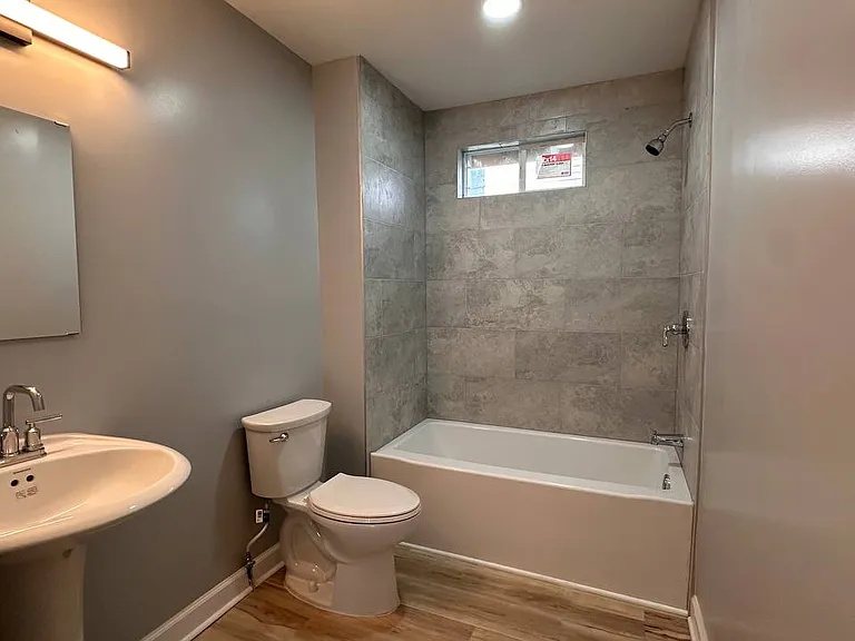 1107 E Mulberry St — Photo 11