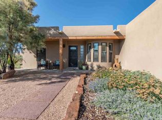 16 Lauro Rd, Santa Fe, NM 87508