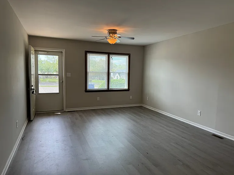 2233 Rose St — Photo 4