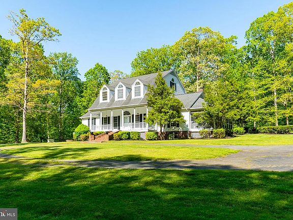Set back from the main road for ultimate privacy