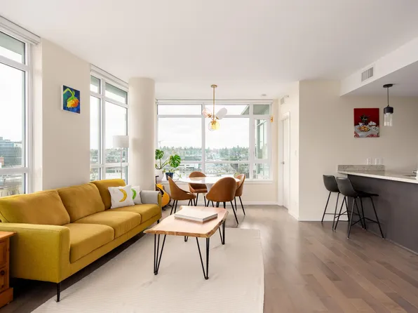 89 W 2nd Ave #1201, Vancouver, BC V5Y 0G9