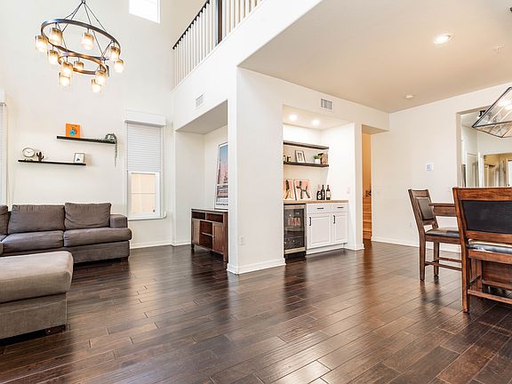 4th image of 706 E Washington St APT 124