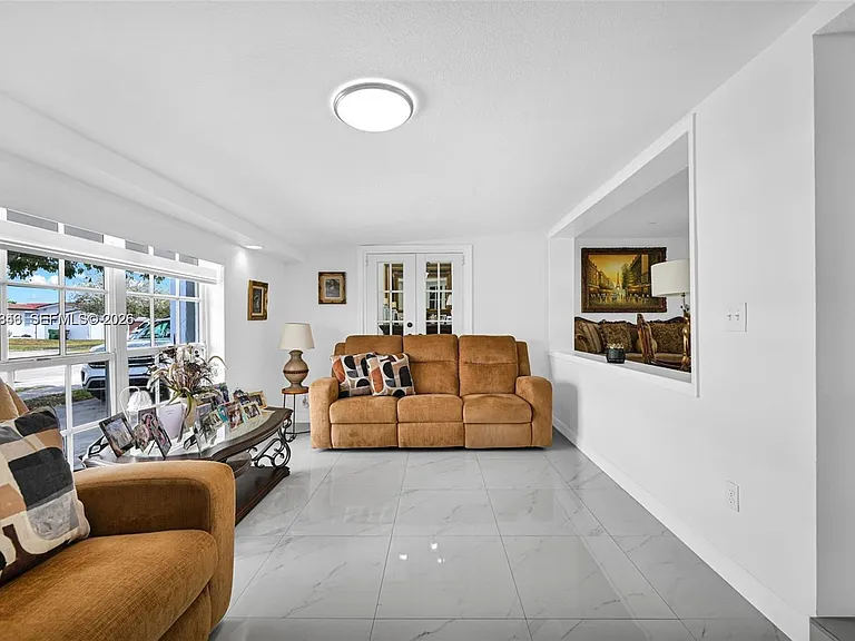 756 W 53rd St — Photo 34