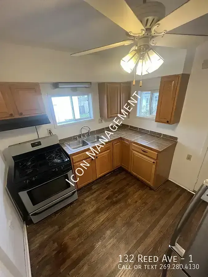 Building Photo - 132 Reed Ave #1
