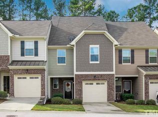 10025 Lynnberry Pl, Raleigh, NC 27617