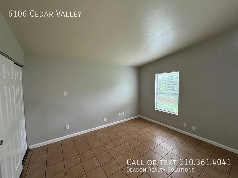 6106 Cedar Valley Dr — Photo 7