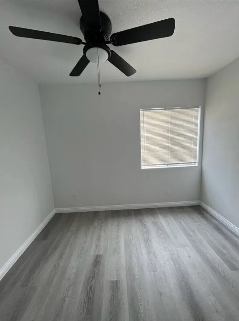 1430 Cherry Ave — Photo 3