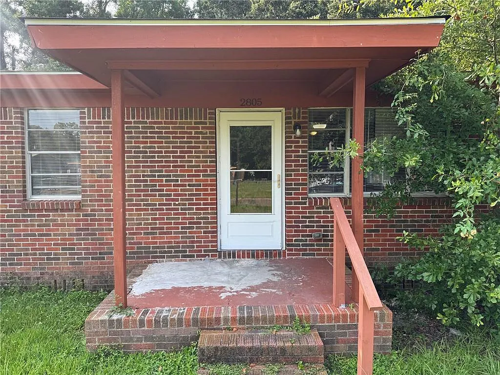 3 bed, 1.0 bath, 975 sqft, $1,000 — Photo 2