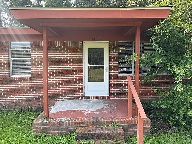 2805 Harper Ave — Photo 2