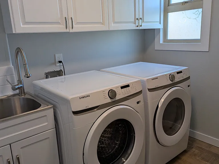 353 E St #B — Photo 8