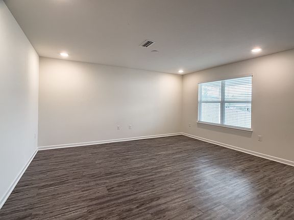 5th image of 5760 Blackhorse Cir