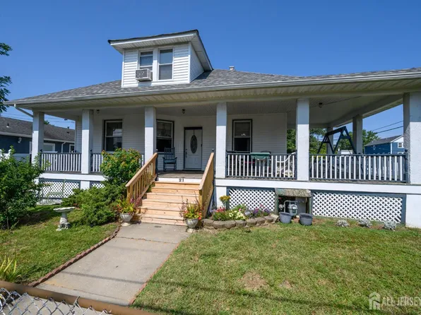 21 Willow St, Keansburg, NJ 07734