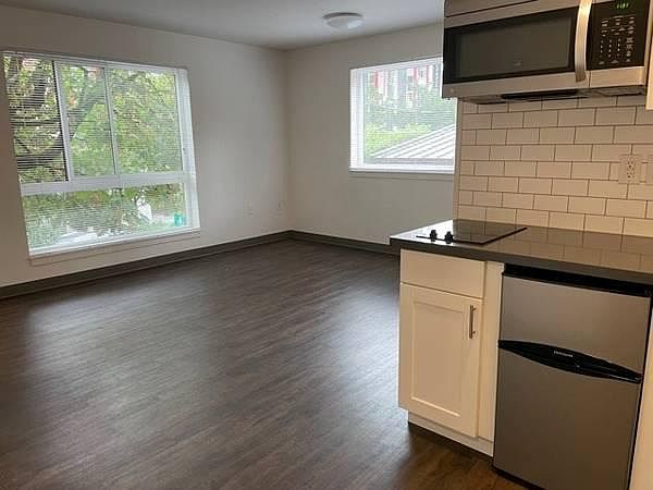 1st image of 2202 E Olive St Unit 201