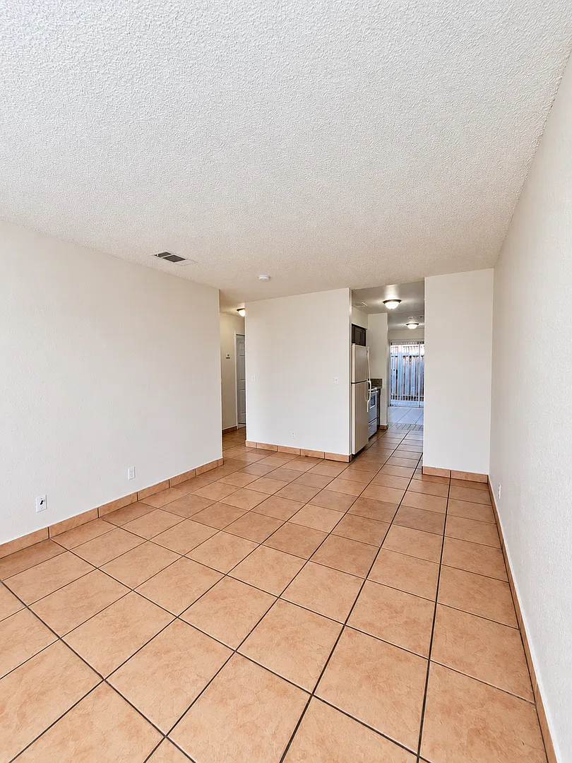 3449 N. Marks Avenue — Photo 2