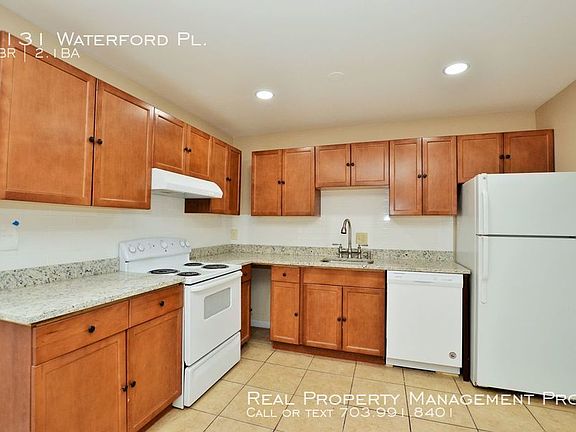 2nd image of 1131 Waterford Pl