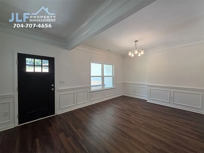 5 bed, 3.0 bath, 3202 sqft, $3,500 — Photo 4