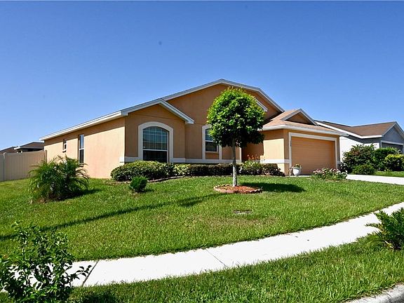 3rd image of 135 Highland Meadows Dr