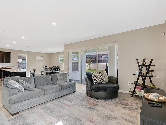 3rd image of 4894 Knoll Ln