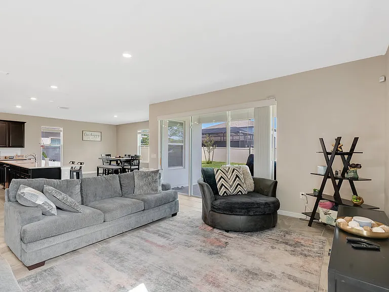 4894 Knoll Ln — Photo 3