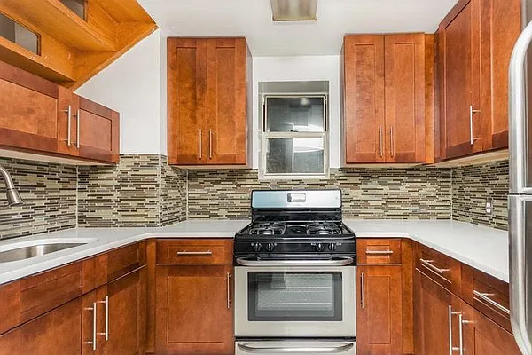 Rented by Real Broker NY LLC | media 44