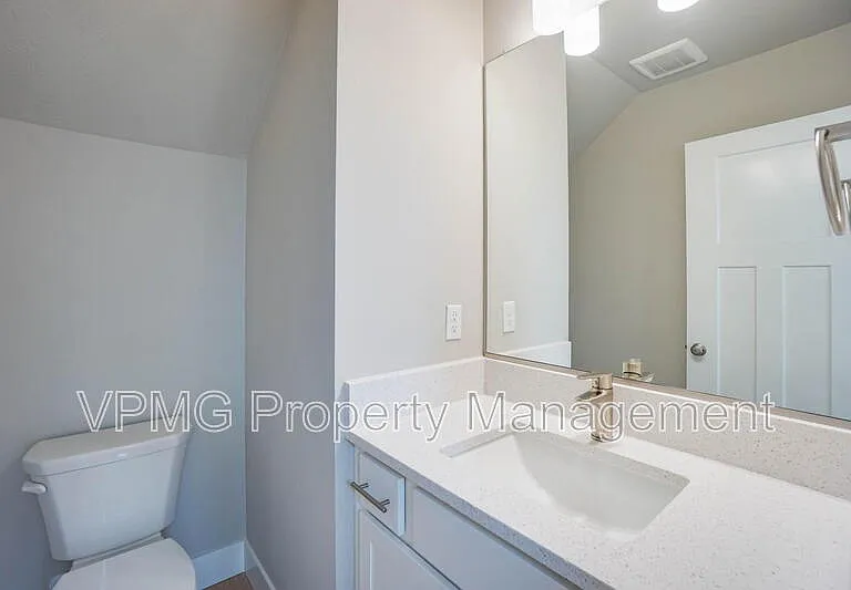 2347 E Otter Loop — Photo 8