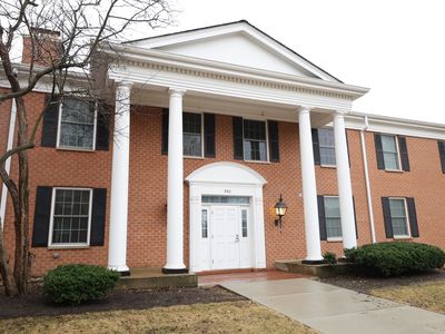 540 Devonshire Ln APT 9, Crystal Lake, IL, 60014