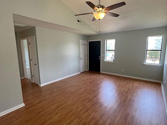 3rd image of 201 Wyndham Cir #A