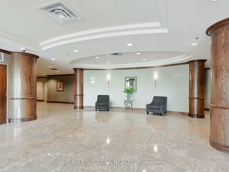 11 Michael Power Pl #Penthouse 14 — Photo 23