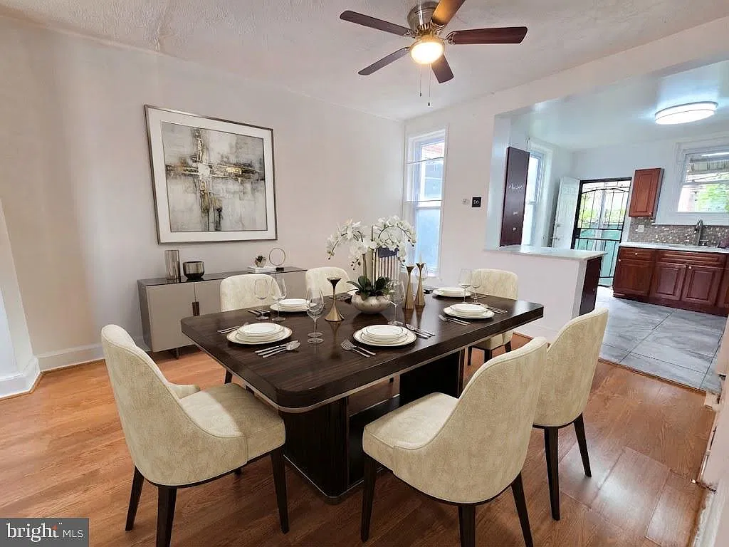 3 bed, 1.5 bath, 910 sqft, $1,950 — Photo 3