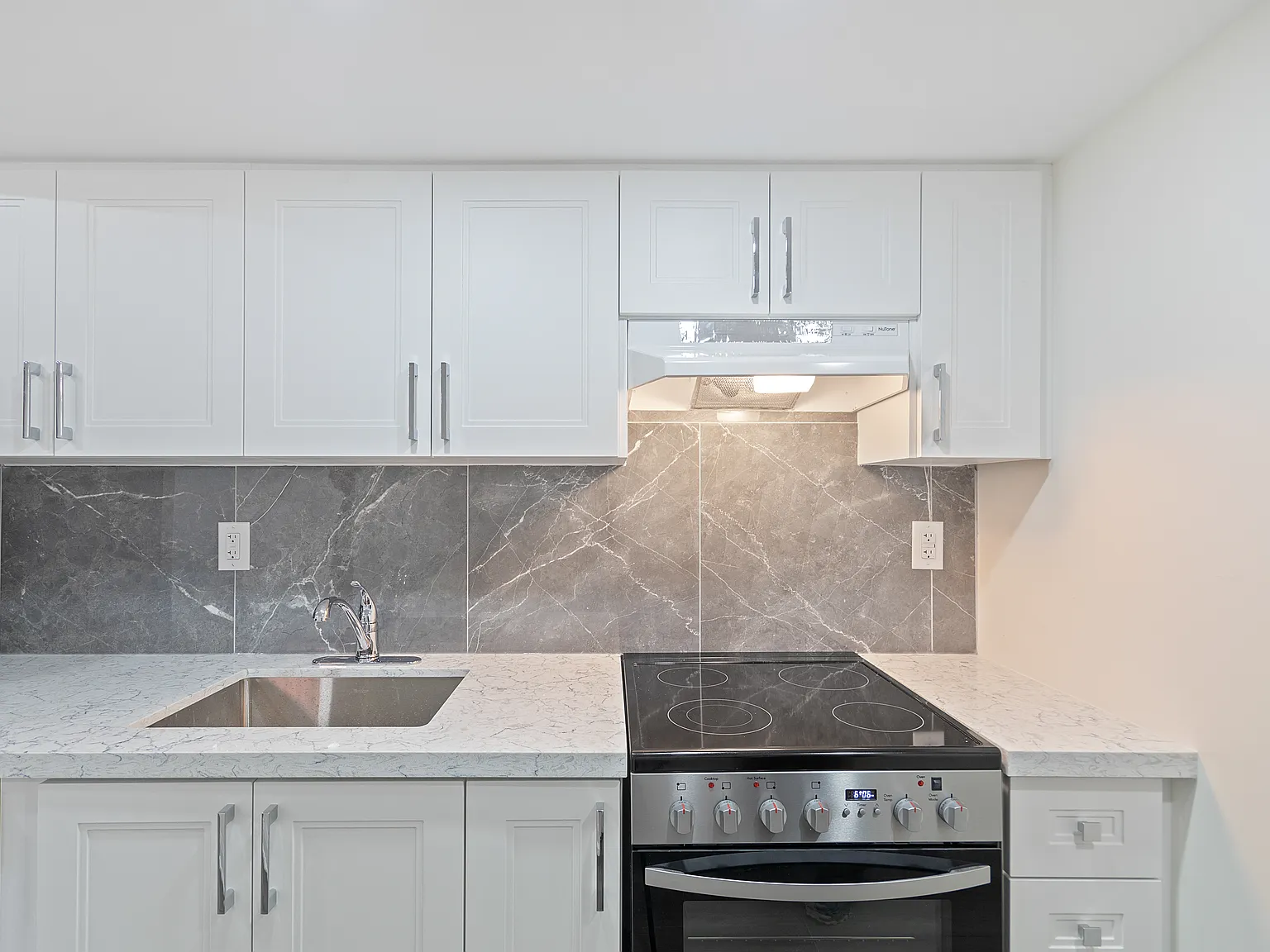 163 Rankin Crescent — Photo 3