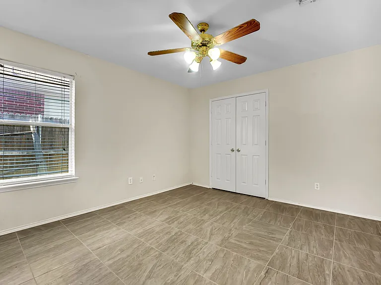 1708 Windcastle Dr — Photo 16