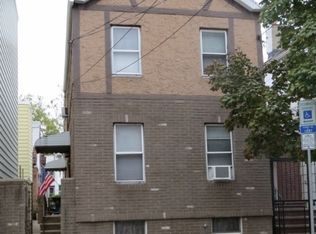 47 Warwick St, Newark, NJ 07105