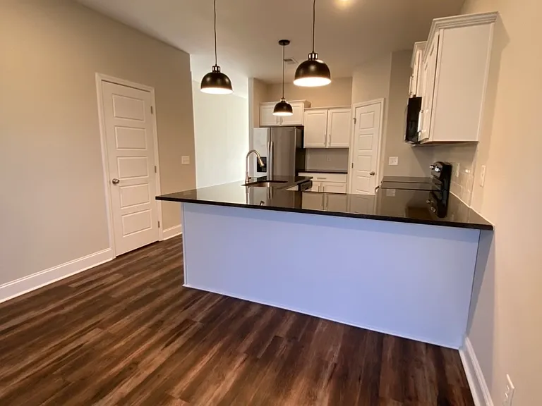 1035 Glenkirk Dr — Photo 5