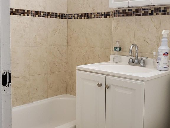 4th image of 741 E 81st St #1A