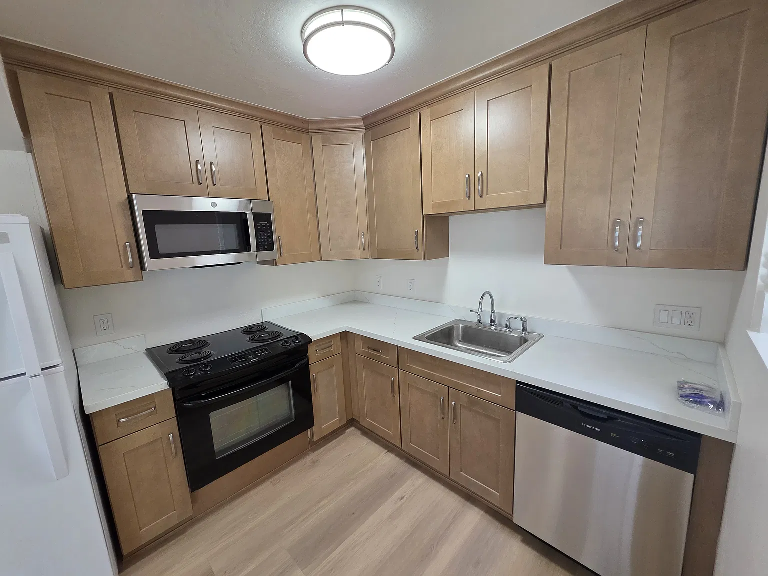 5 bed, 1518 sqft, $4,700 — Photo 4