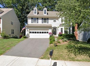 9118 Wood Pointe Way, Fairfax Station, VA 22039