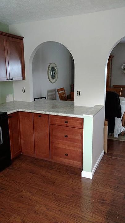 Eat at breakfast bar 