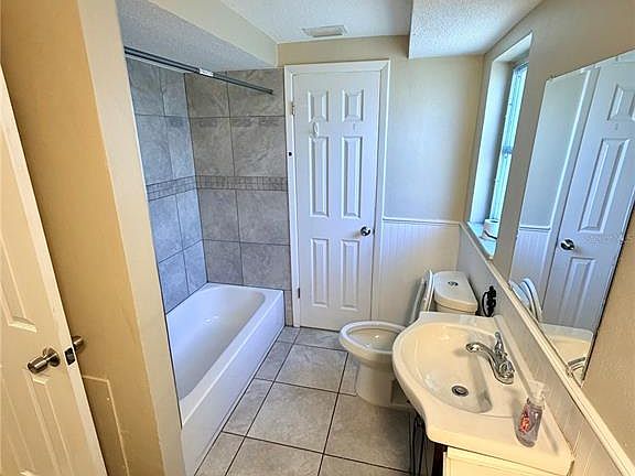 4th image of 10019 Sleepy Hollow Ln