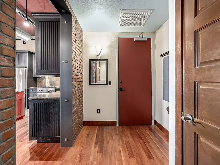 210 W Magnolia St #360 — Photo 3
