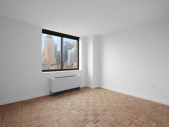 5th image of 360 W 43rd St APT S23d