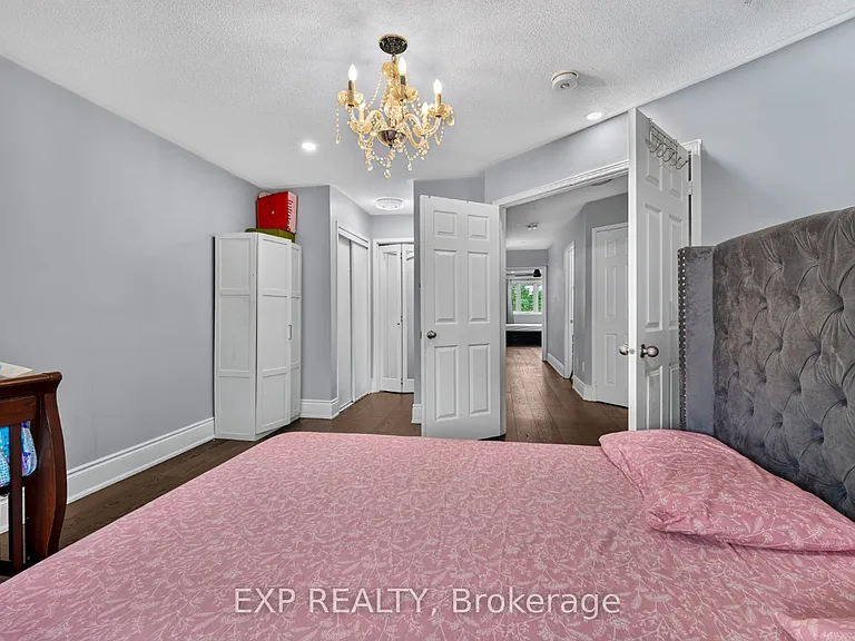 5896 Chorley Pl #UPPER — Photo 36