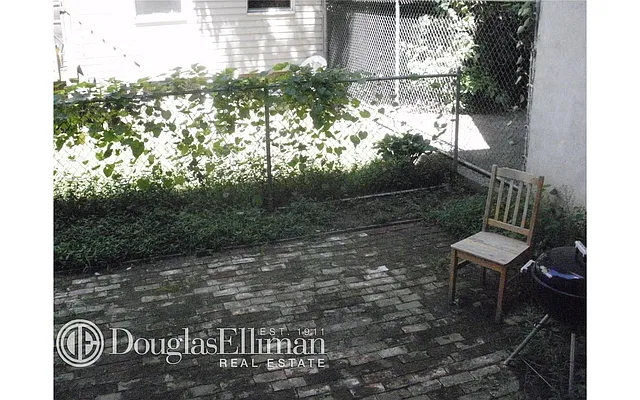 Rented by Douglas Elliman | media 29