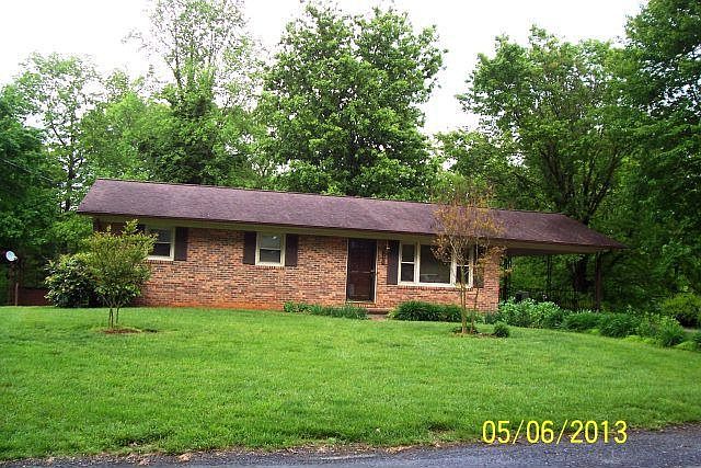 1st image of 570 Three Oaks Dr